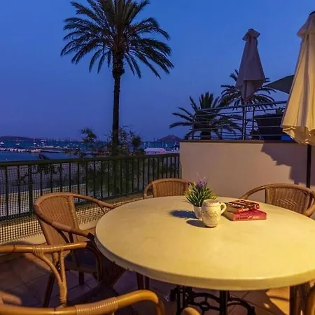 Fabulous With Views In By Renthousing Διαμέρισμα *