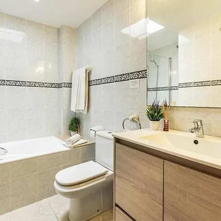 Διαμέρισμα Fabulous With Views In By Renthousing Port de Pollenca