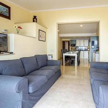 Διαμέρισμα Fabulous With Views In By Renthousing Port de Pollenca