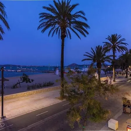 Fabulous With Views In By Renthousing Appartement